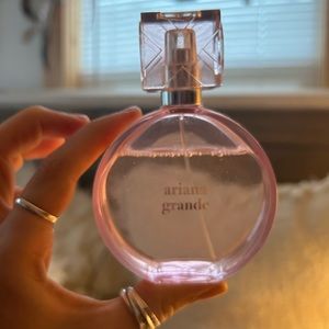 Ariana grande “thank you next”